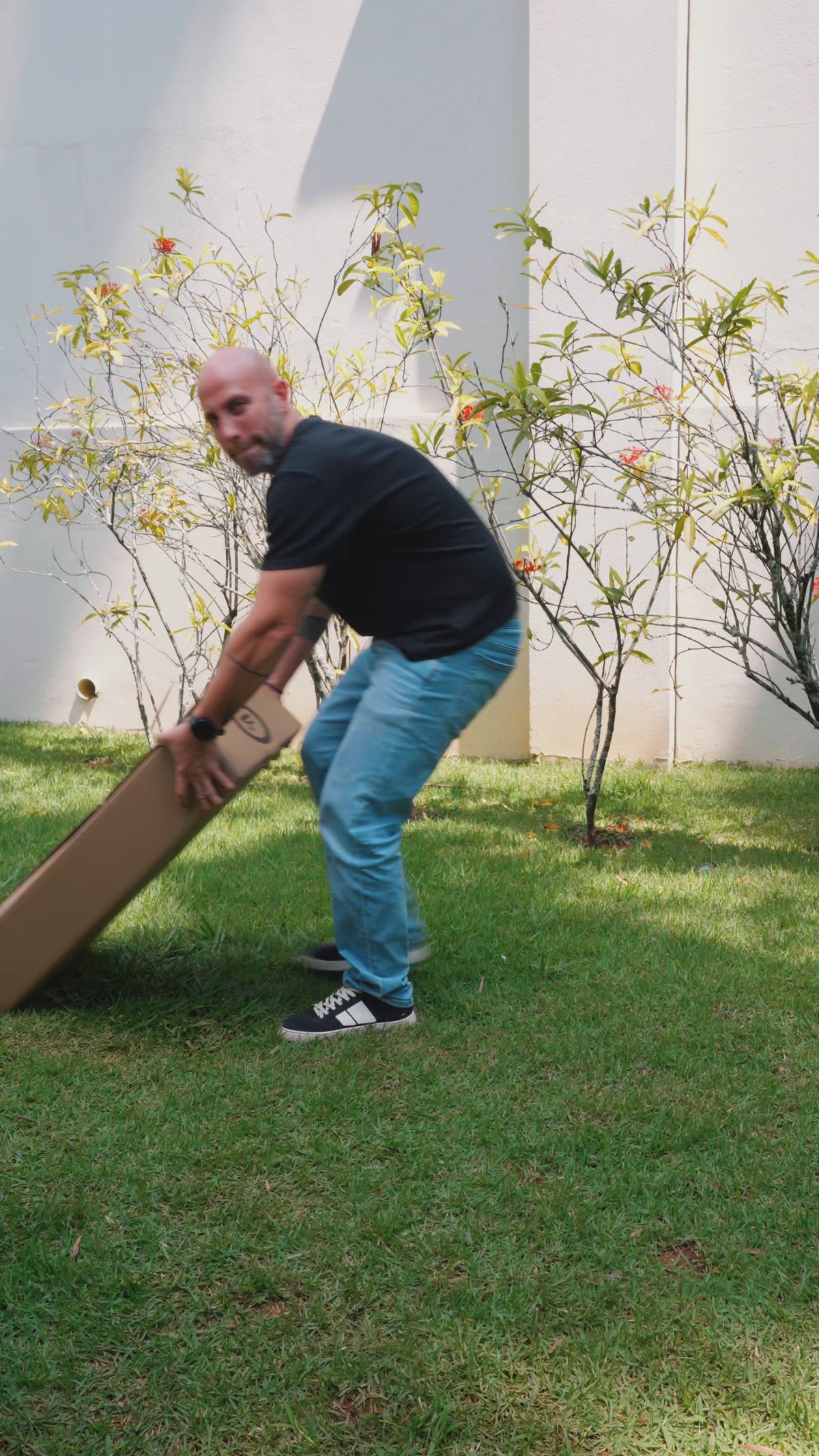 Carregar vídeo: FYRIN Compacta